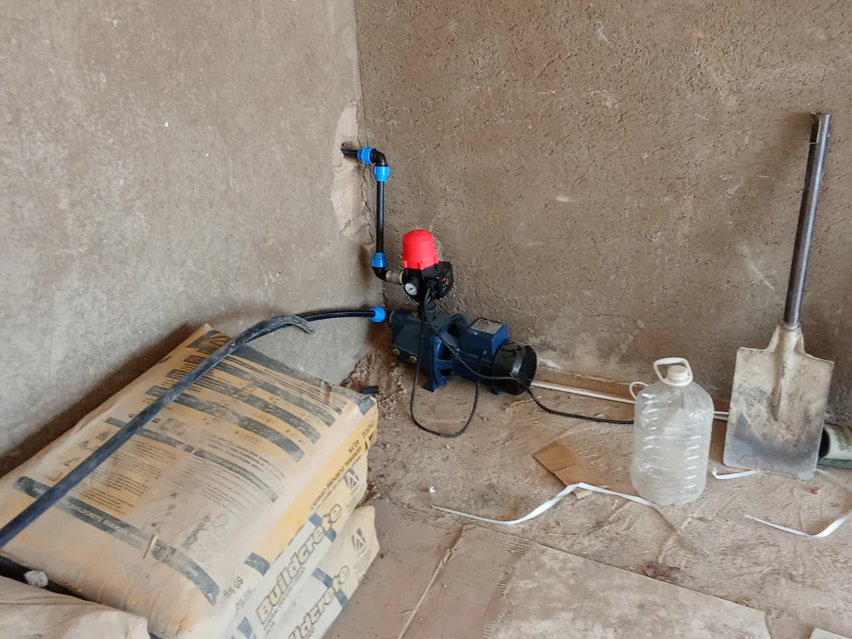 Pressure pump installation